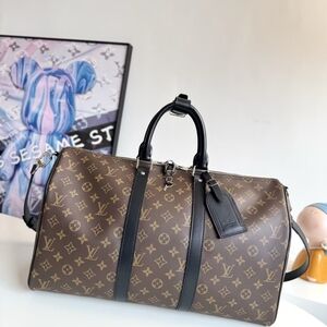 Louis Vuitton Keepall Bandoulière Bag